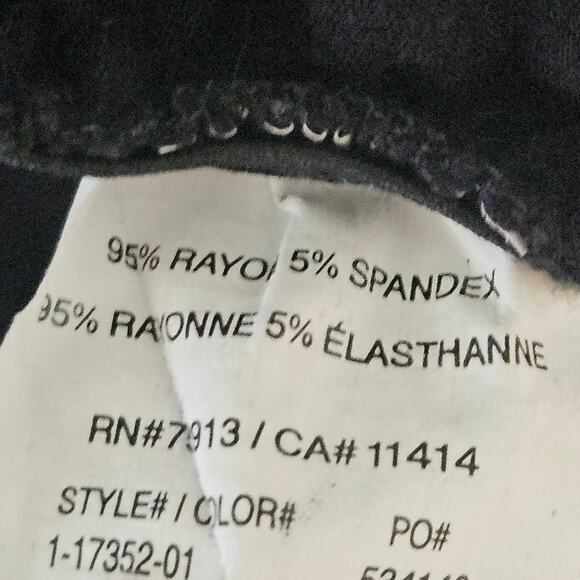 Captain America Maternity Tee Size Medium - Picture 4 of 4